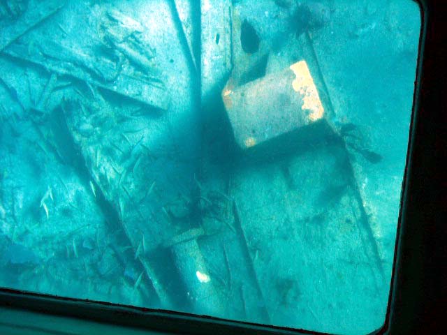 188-glassbottom-wreck.jpg